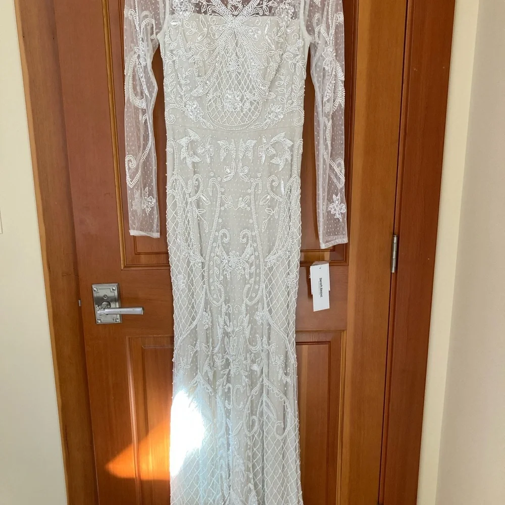 NWT Db Studio beaded lace long sleeve wedding dress size 2 - Picture 1 of 8
